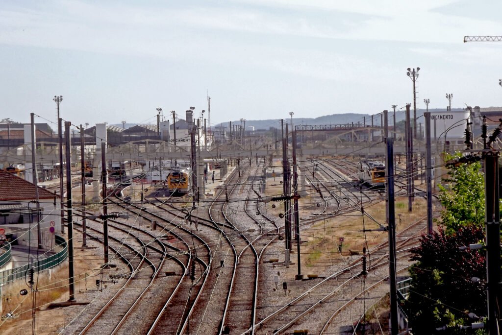 Gare d'Entroncamento, vue depuis le viaduc Eugénio Dias Poitout.