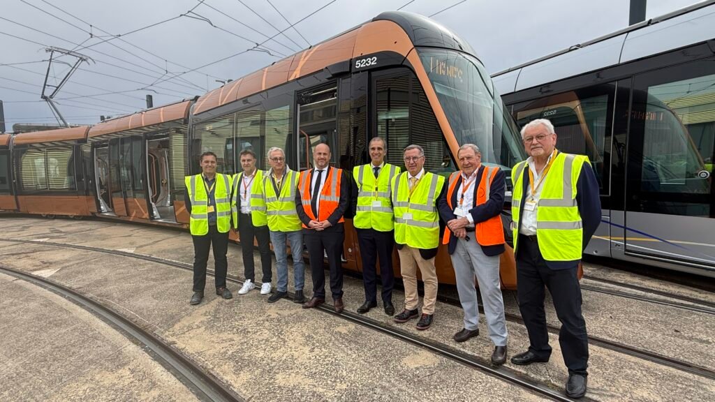 Toulouse : Tisséo dévoile les nouvelles rames cuivrées de la Ligne Aéroport